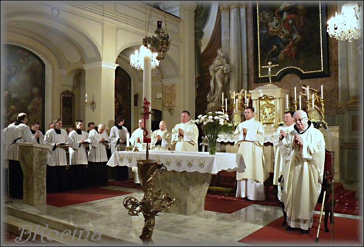začíná slavnostní bohoslužba na poděkování za 80 let života převora letovického konventu Milosrdných bratří