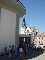vchod do chrámu, který tvoří šroubovice