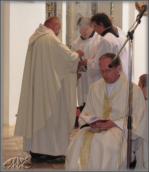 kadidlo před evangeliem