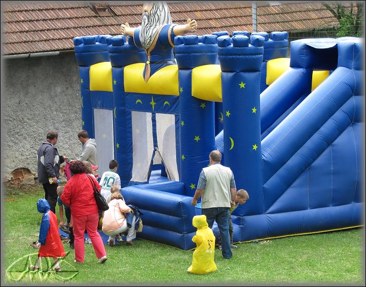 skákací hrad