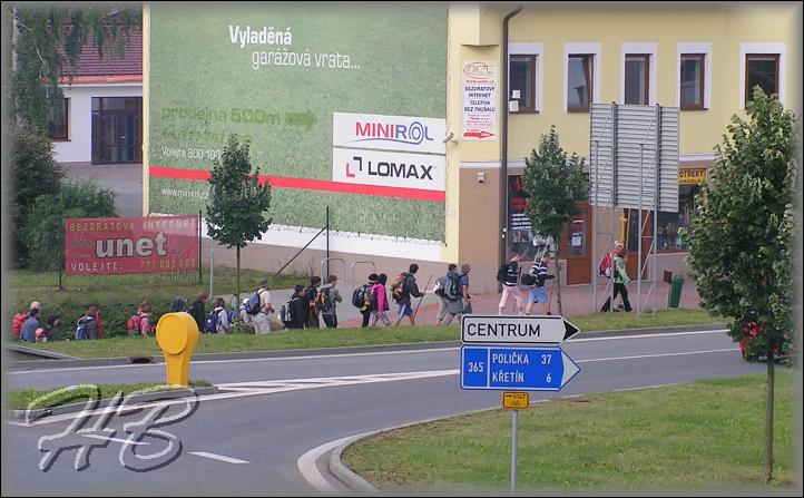 Přes centrum do Křetína. Směr příští zastávky.