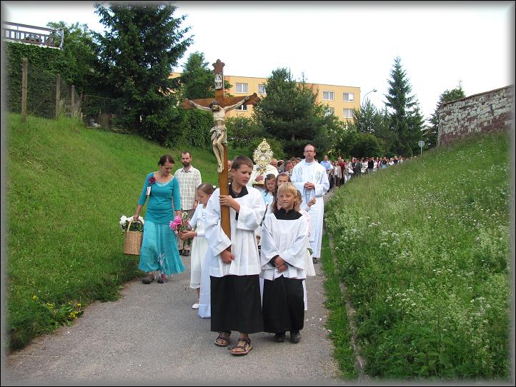  a družičky pořád sypou...