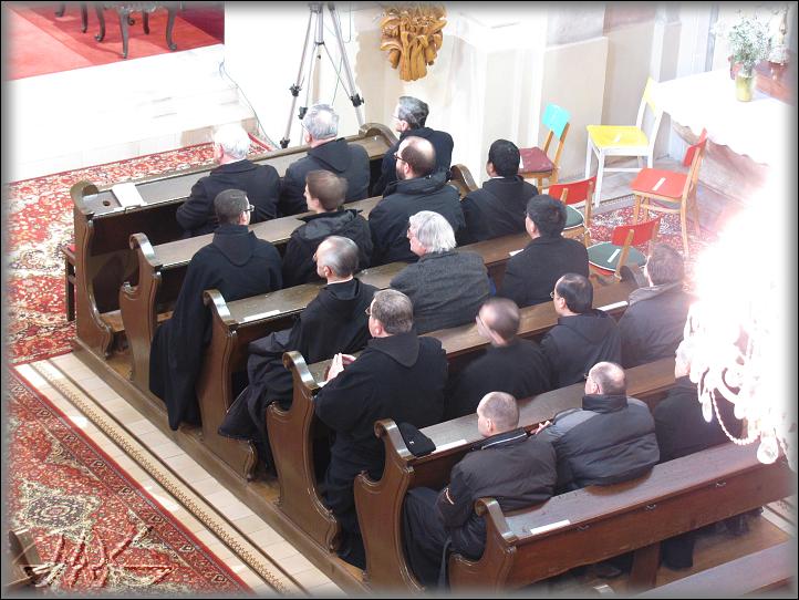  v lavicích pro Milosrdné bratry se sešli řeholníci z několika řádových provincií