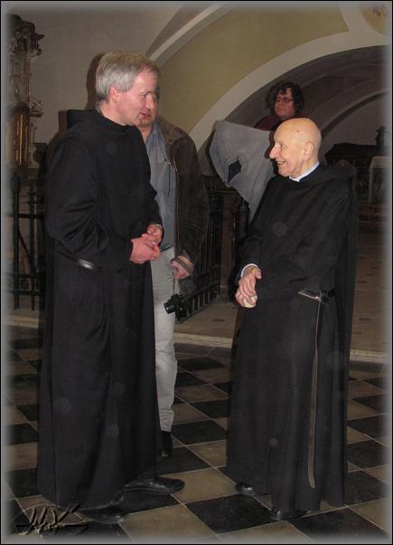  bratr Macek s bývalým převorem P. Adalbertem Málkem