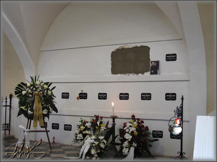  zazděno