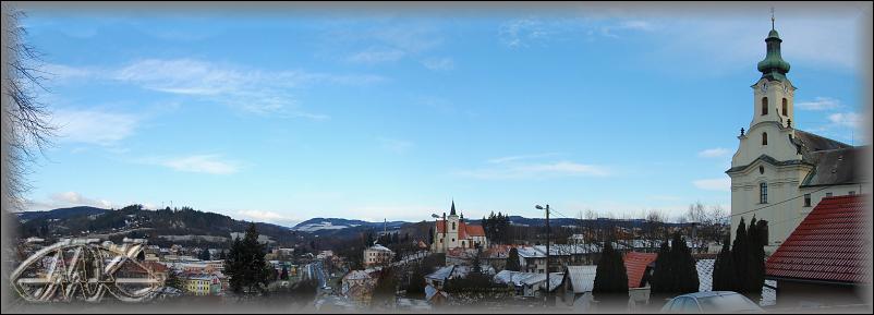 panorama od křížku nad klášterem