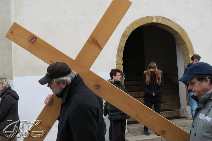 ať snášíme trpělivě jako ty, když nás nespravedlivě posuzují a odsuzují