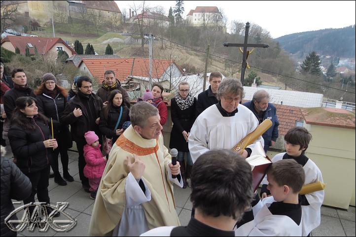 budou žehnány dva paškály, do kostela i do nemocniční kaple