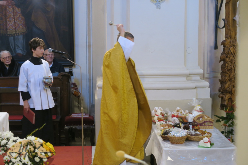 jakož i všechny přítomné