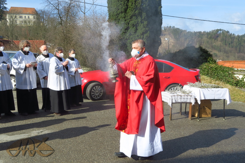 ještě okouřit těch pár zúčastněných