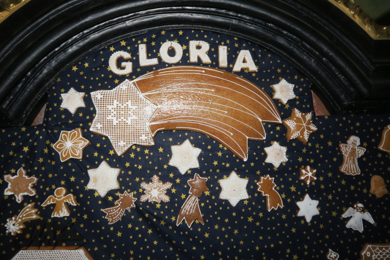 krajková kometa s marcipánovým Gloria