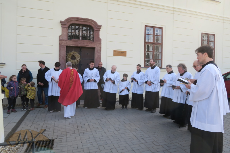 schola zpívá 