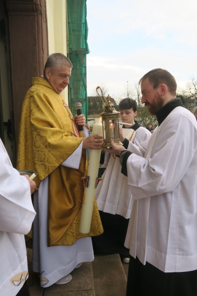 od ohně byla zažehnuta lampa